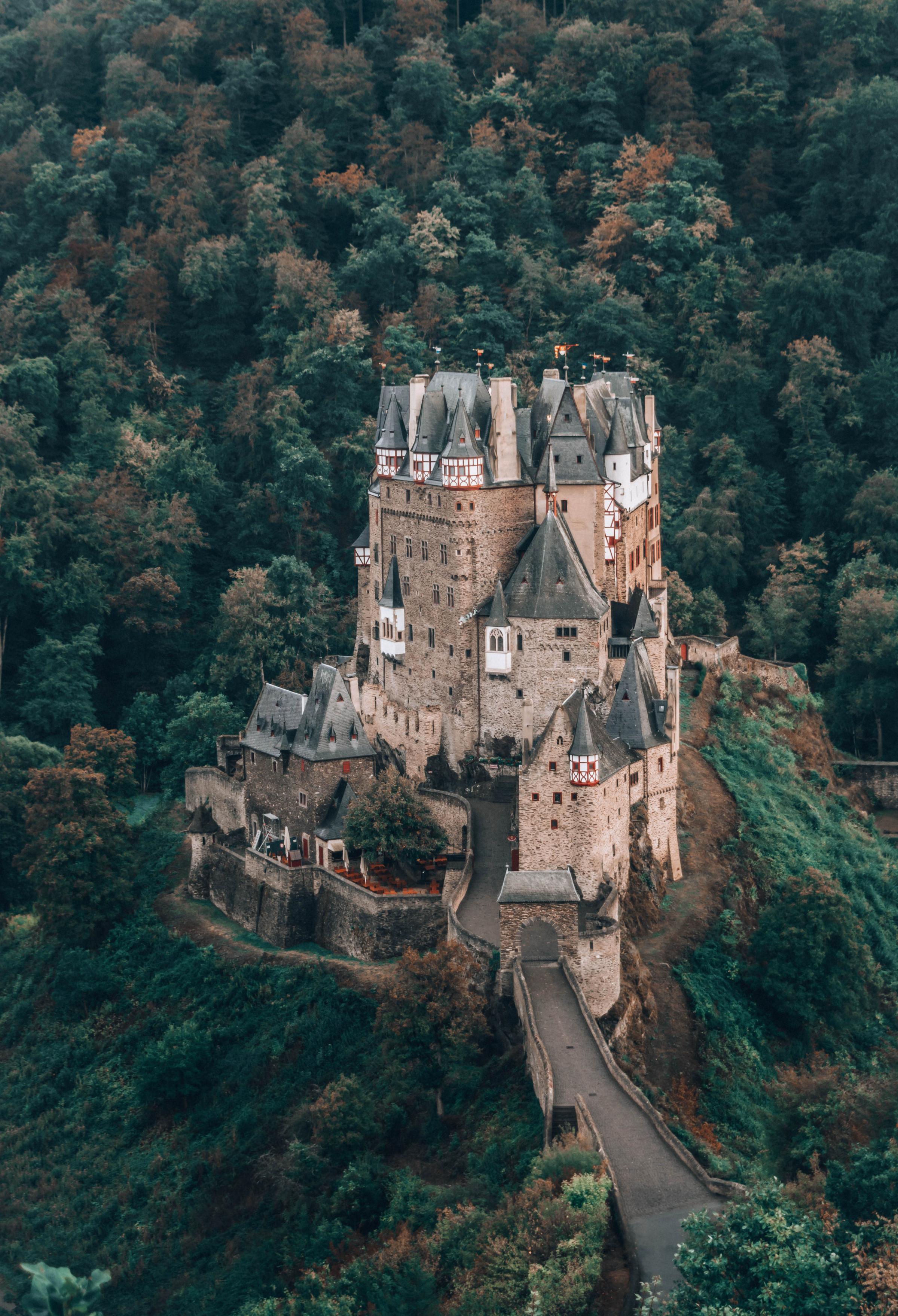 Eltz Castle Visitor’s Guide: Top Tips to Make the Most of Your Trip